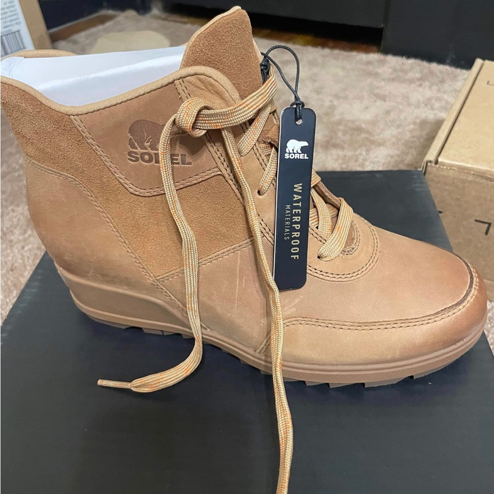 Brand new- Sorel Evie Sport Lace Booties size 7.5